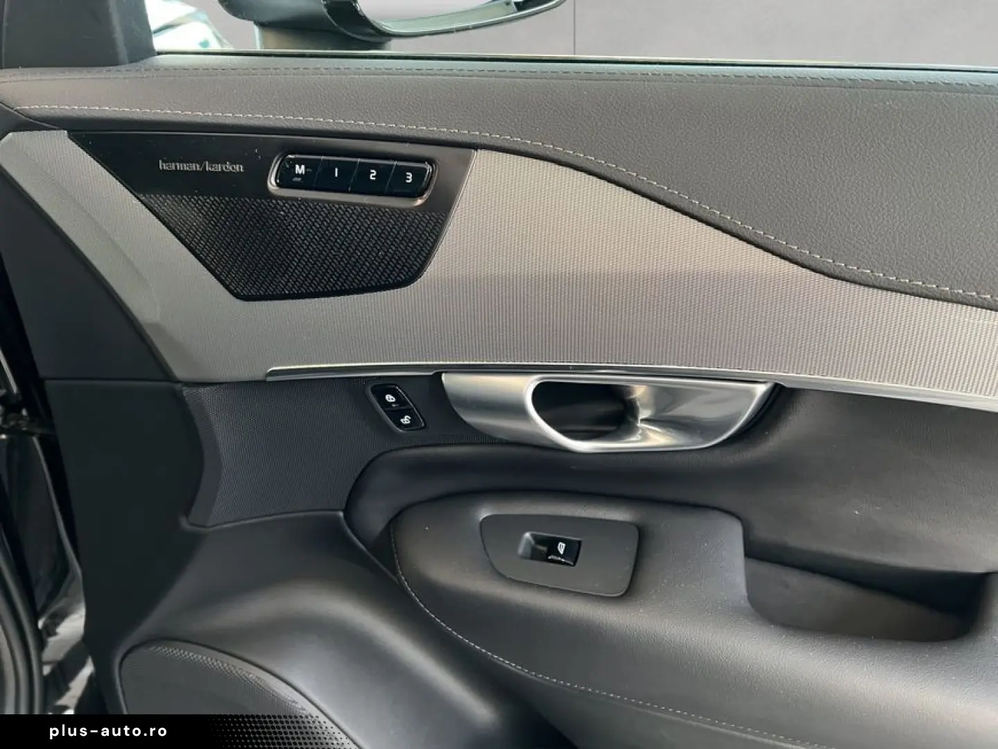 VOLVO XC90 B5 AWD Plus-Bright Glasd 7S 360  Standh Led