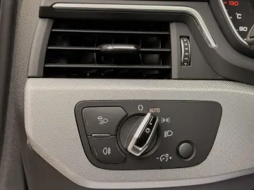 Audi A4 2.0 TDI DPF multitronic Attraction