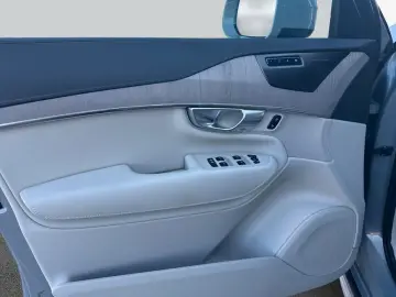 VOLVO XC90 B5 B AWD Plus Bright Lufzfahrw. Privacy Gla