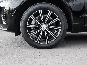 VOLVO XC60 Plus Dark Recharge Plug-In Hybrid AWD T8 Tw