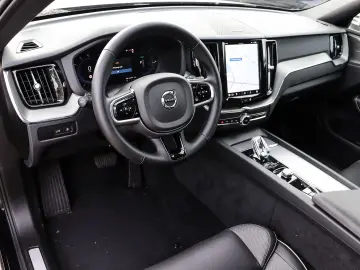 VOLVO XC60 Plus Dark Recharge Plug-In Hybrid AWD T8 Tw