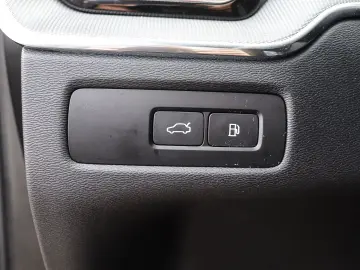 VOLVO XC60 Plus Dark Recharge Plug-In Hybrid AWD T8 Tw