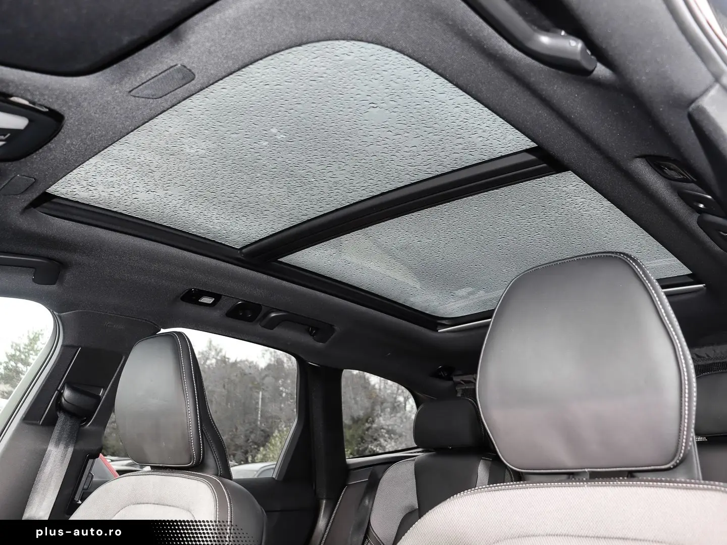 VOLVO XC60 Plus Dark Recharge Plug-In Hybrid AWD T8 Tw