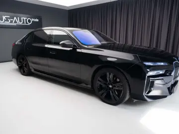 BMW 750e XDRIVE THEATRE HUD SKY-L B&W