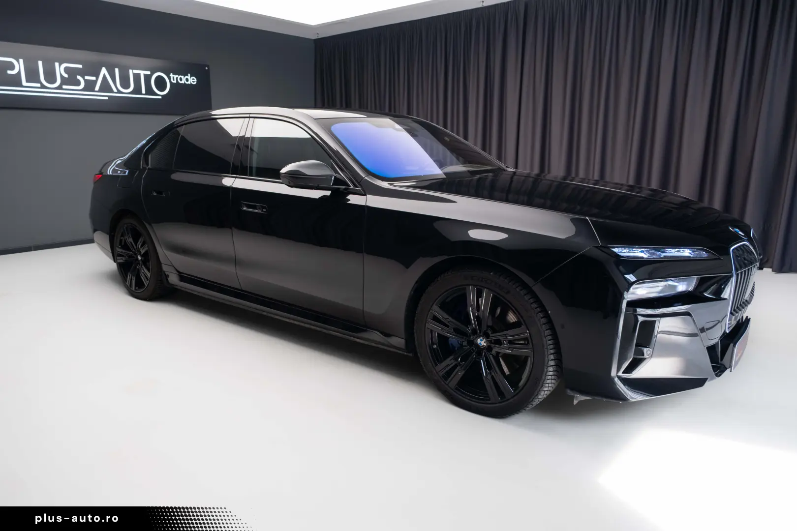 BMW 750e XDRIVE THEATRE HUD SKY-L B&W