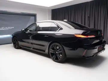 BMW 750e XDRIVE THEATRE HUD SKY-L B&W