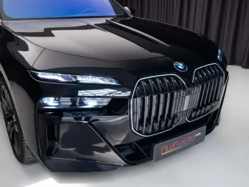 BMW 750e XDRIVE THEATRE HUD SKY-L B&W