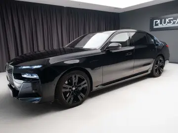 BMW 750e XDRIVE THEATRE HUD SKY-L B&W