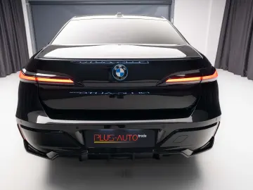 BMW 750e XDRIVE THEATRE HUD SKY-L B&W