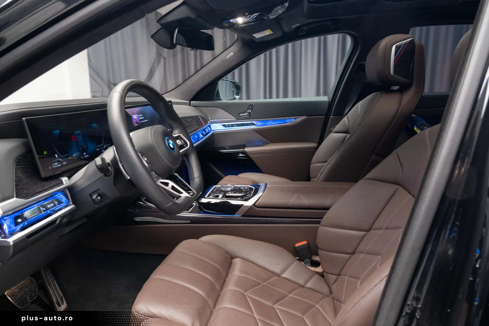 BMW 750e XDRIVE THEATRE HUD SKY-L B&W