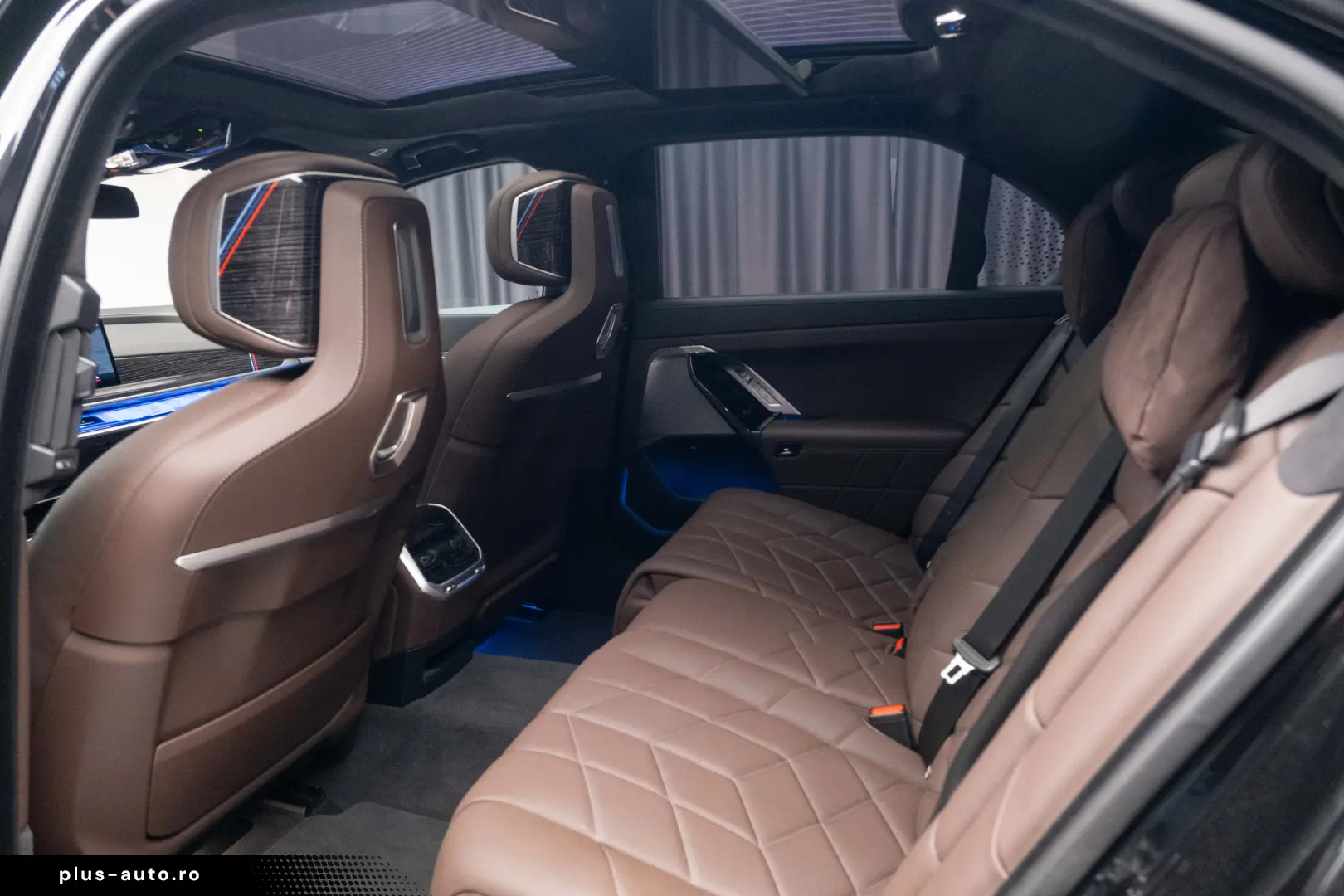 BMW 750e XDRIVE THEATRE HUD SKY-L B&W