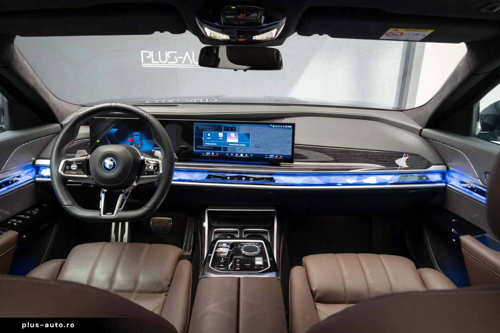 BMW 750e XDRIVE THEATRE HUD SKY-L B&W