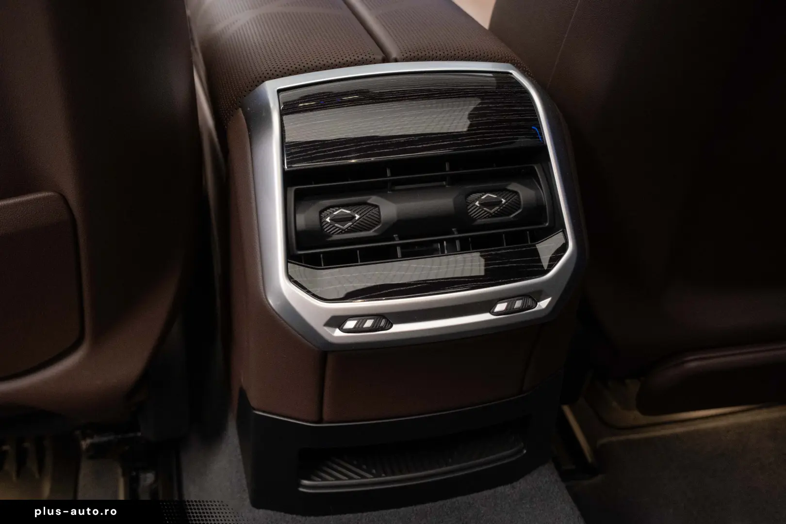 BMW 750e XDRIVE THEATRE HUD SKY-L B&W