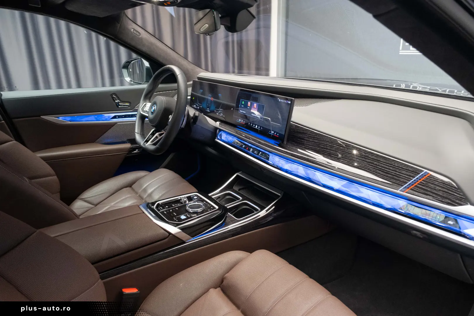 BMW 750e XDRIVE THEATRE HUD SKY-L B&W