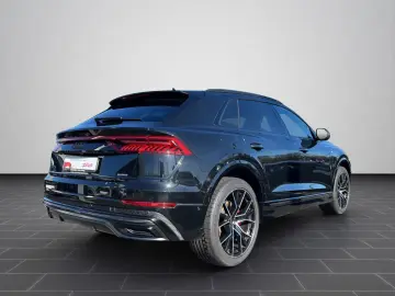 AUDI Q8 S line comp. 50 TDI PANO AHK MATRIX STANDHZ