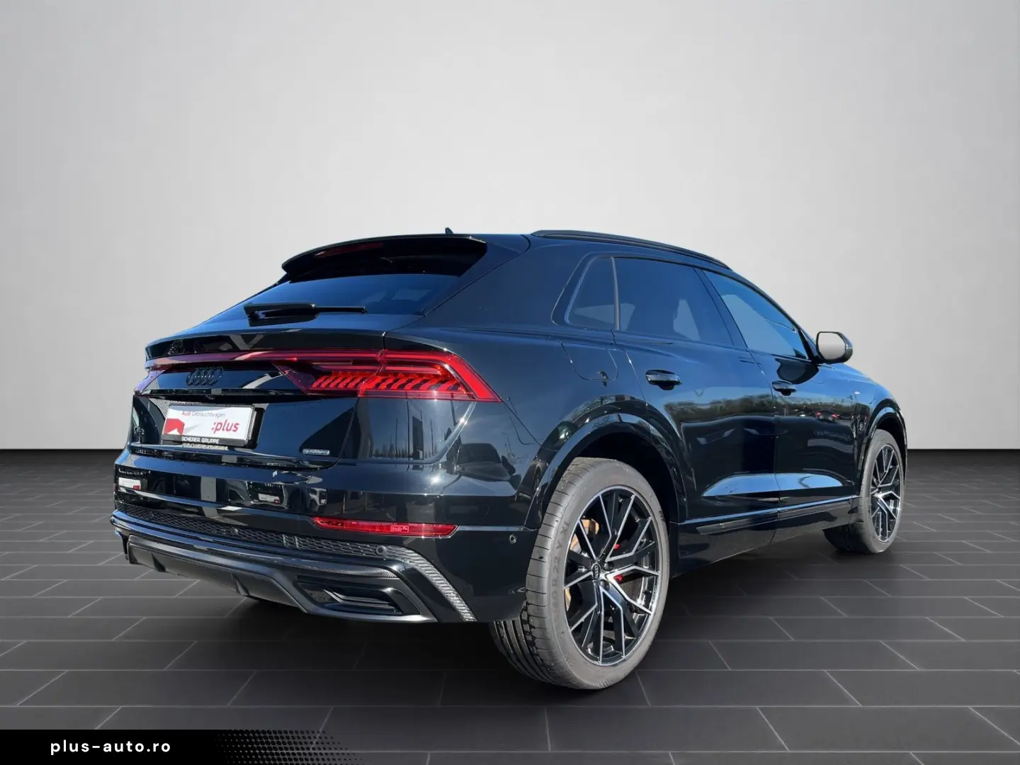 AUDI Q8 S line comp. 50 TDI PANO AHK MATRIX STANDHZ