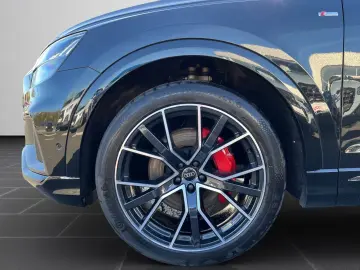 AUDI Q8 S line comp. 50 TDI PANO AHK MATRIX STANDHZ