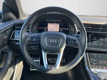 AUDI Q8 S line comp. 50 TDI PANO AHK MATRIX STANDHZ