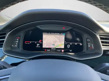 AUDI Q8 S line comp. 50 TDI PANO AHK MATRIX STANDHZ