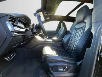 AUDI Q8 S line comp. 50 TDI PANO AHK MATRIX STANDHZ