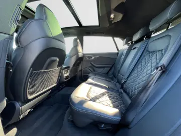 AUDI Q8 S line comp. 50 TDI PANO AHK MATRIX STANDHZ