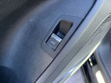 AUDI Q8 S line comp. 50 TDI PANO AHK MATRIX STANDHZ