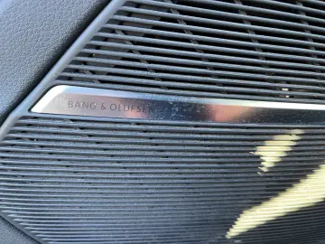 AUDI Q8 S line comp. 50 TDI PANO AHK MATRIX STANDHZ