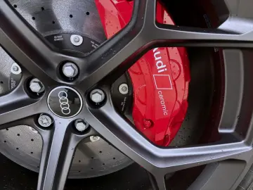 Audi RS Q8 SUV PERFORMANCE