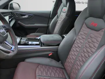 Audi RS Q8 SUV PERFORMANCE