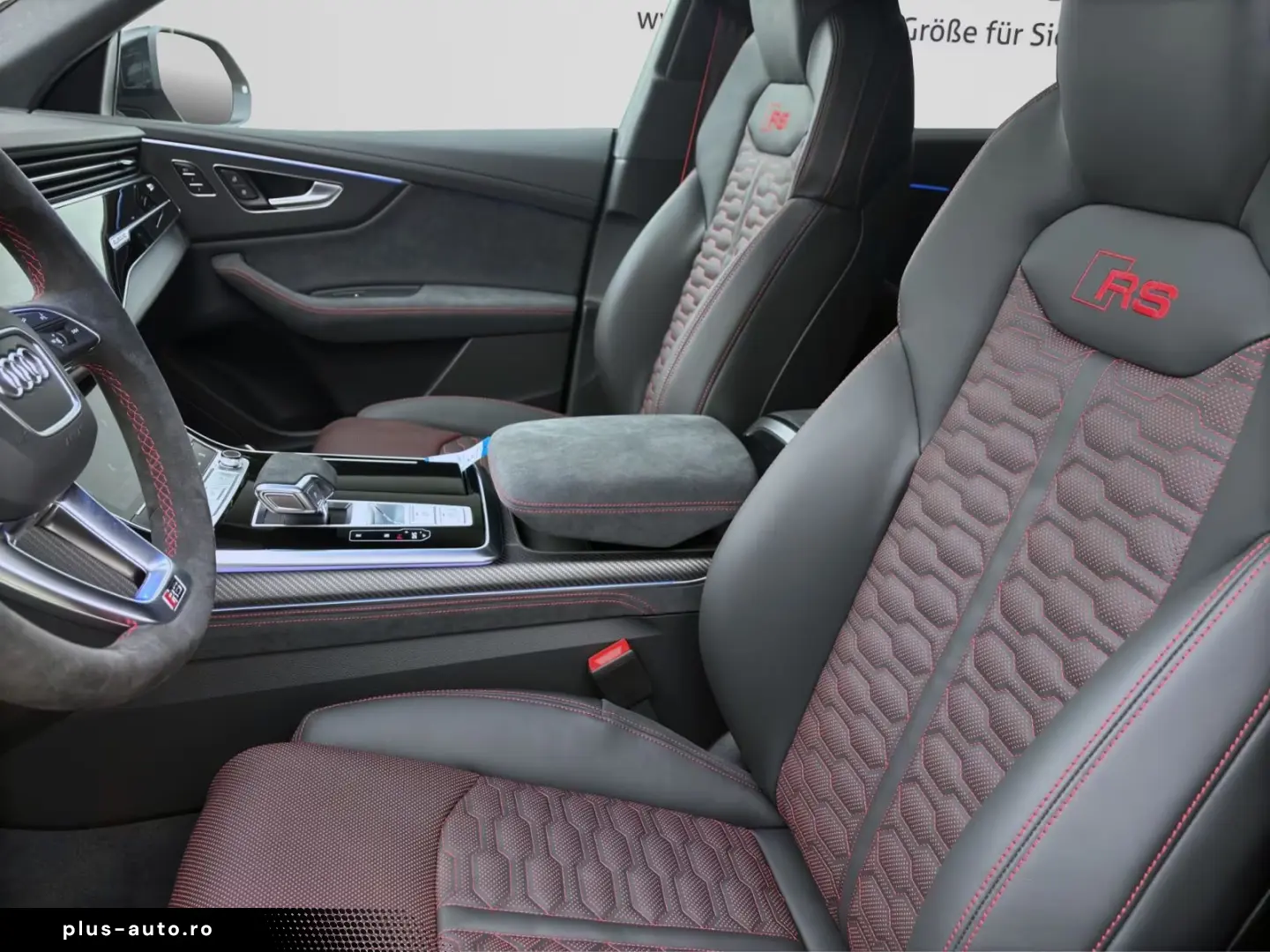 Audi RS Q8 SUV PERFORMANCE