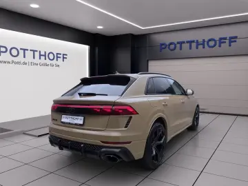 Audi RS Q8 SUV PERFORMANCE