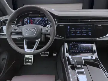 Audi RS Q8 SUV PERFORMANCE