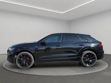 AUDI Q8 50 50 TDI qu. tip. competition plus STANDHZG.