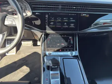 AUDI Q8 50 50 TDI qu. tip. competition plus STANDHZG.