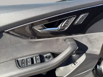 AUDI Q8 50 50 TDI qu. tip. competition plus STANDHZG.