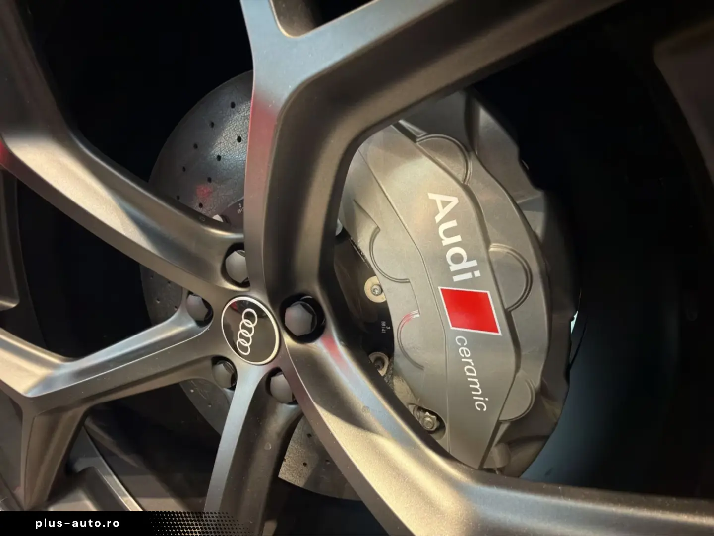 Audi RS Q8 SUV performance