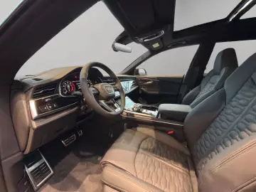 Audi RS Q8 SUV performance