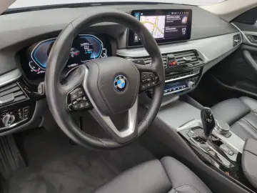 BMW 530e xDrive Limousine Dig.Cockpit LED AHK Shz.
