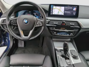 BMW 530e xDrive Limousine Dig.Cockpit LED AHK Shz.