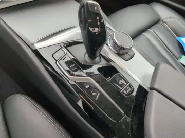 BMW 530e xDrive Limousine Dig.Cockpit LED AHK Shz.