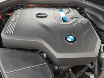 BMW 530e xDrive Limousine Dig.Cockpit LED AHK Shz.