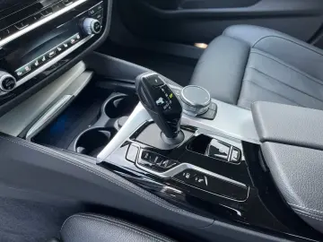 BMW 530e xDrive Luxury Line HUD HIFI RFK St Go Laser