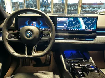 BMW 530e Limousine M Sportpaket Pro Bowers&Wilkins H