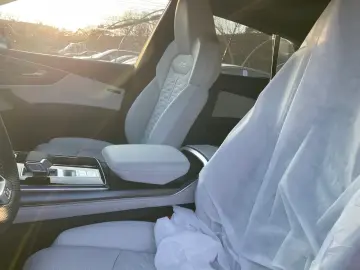 Audi RSQ8 Performance