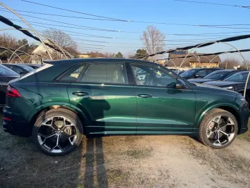 Audi RSQ8 Performance