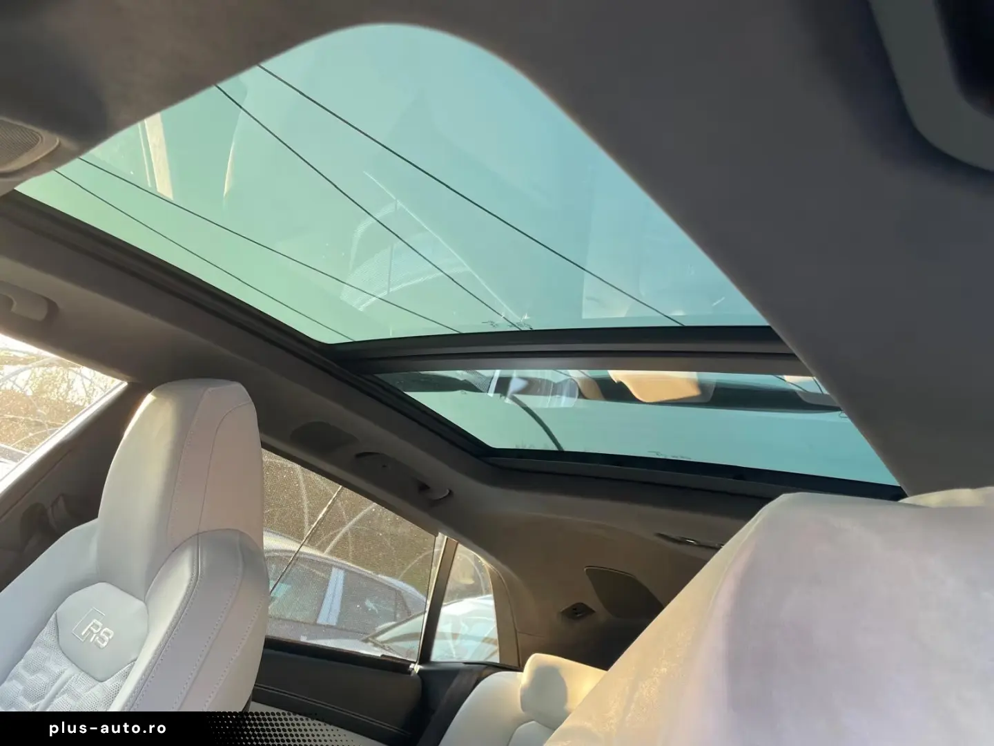 Audi RSQ8 Performance