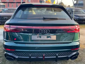 Audi RSQ8 Performance