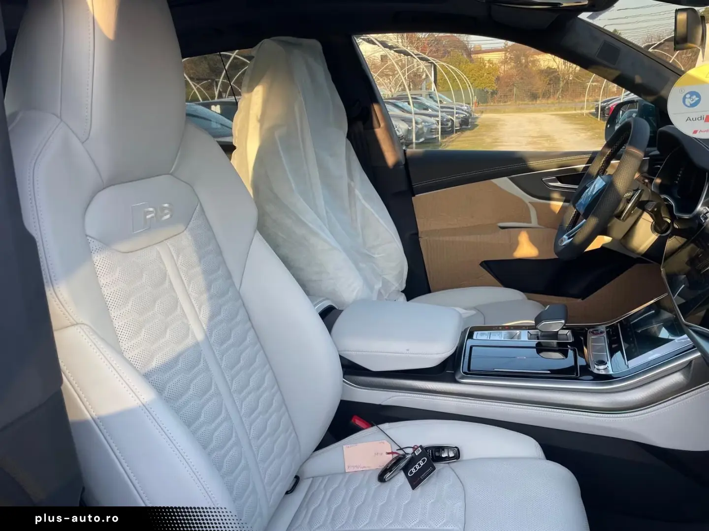 Audi RSQ8 Performance