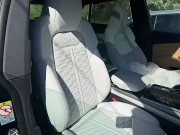 Audi RSQ8 Performance