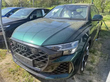 Audi RSQ8 Performance